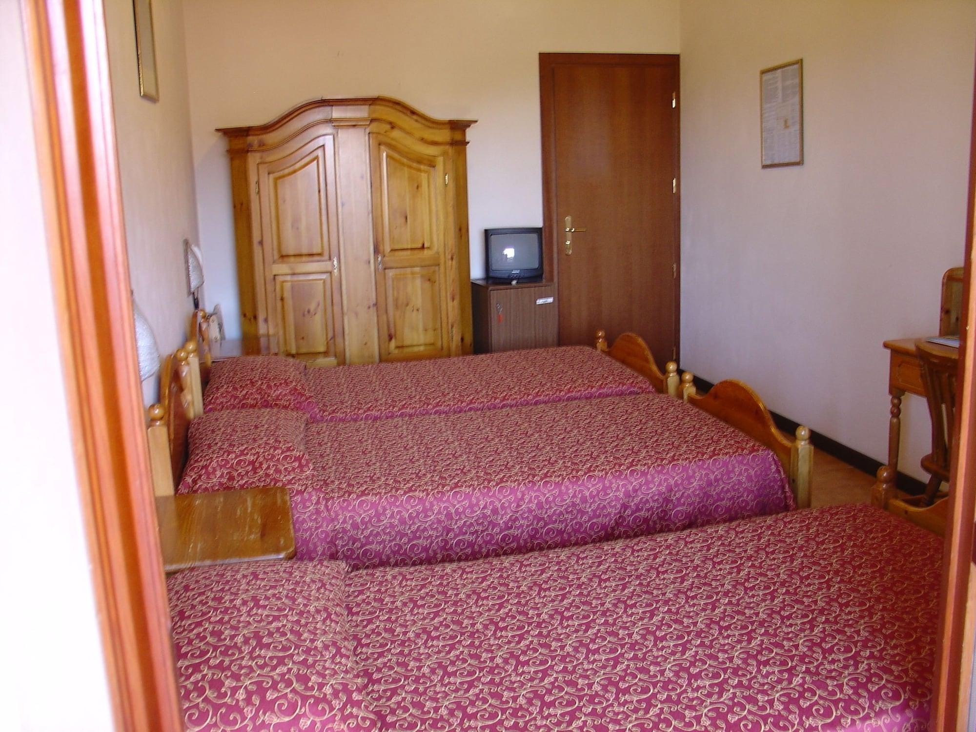 Hotel Belvedere Сан Дзено ди Монтаня Екстериор снимка